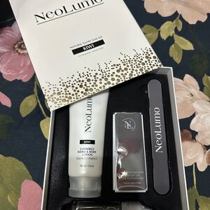 NeoLumo Natural Glow Nail Kit